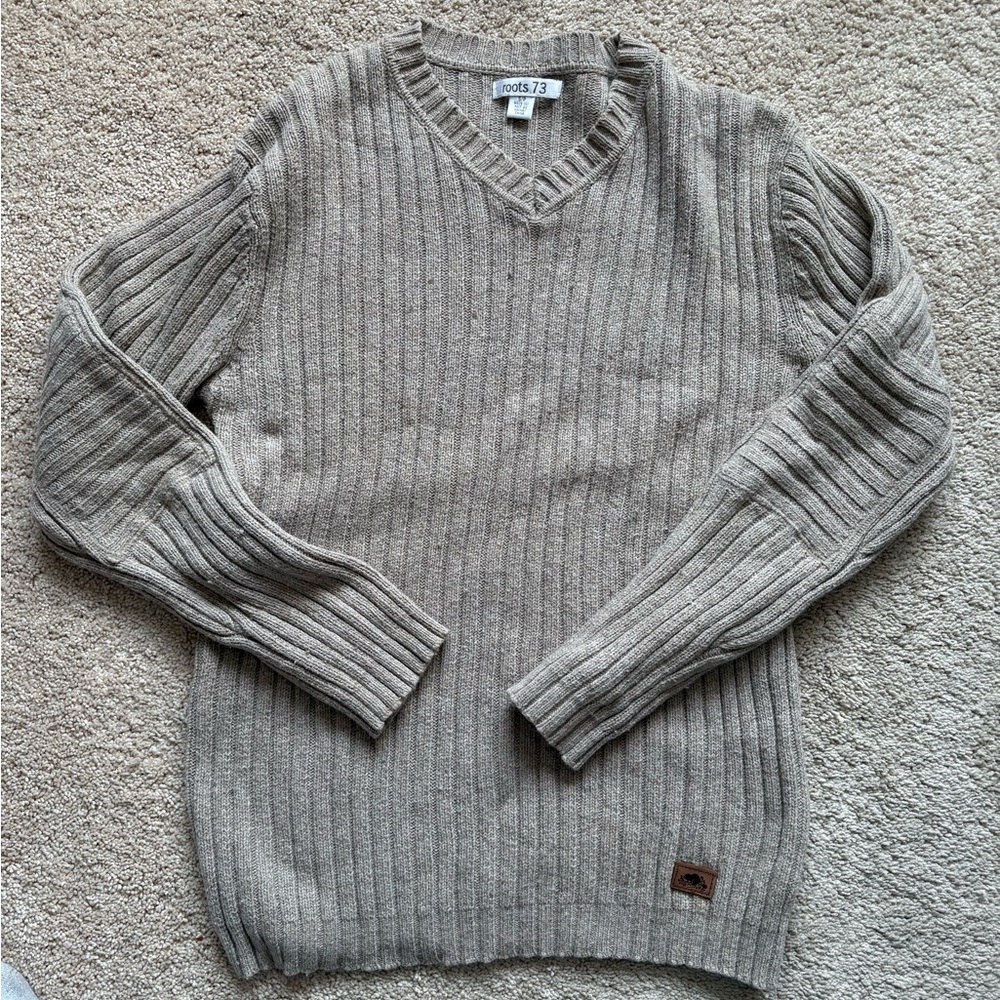 Roots Men's Beige Ribbed V-Neck Sweater